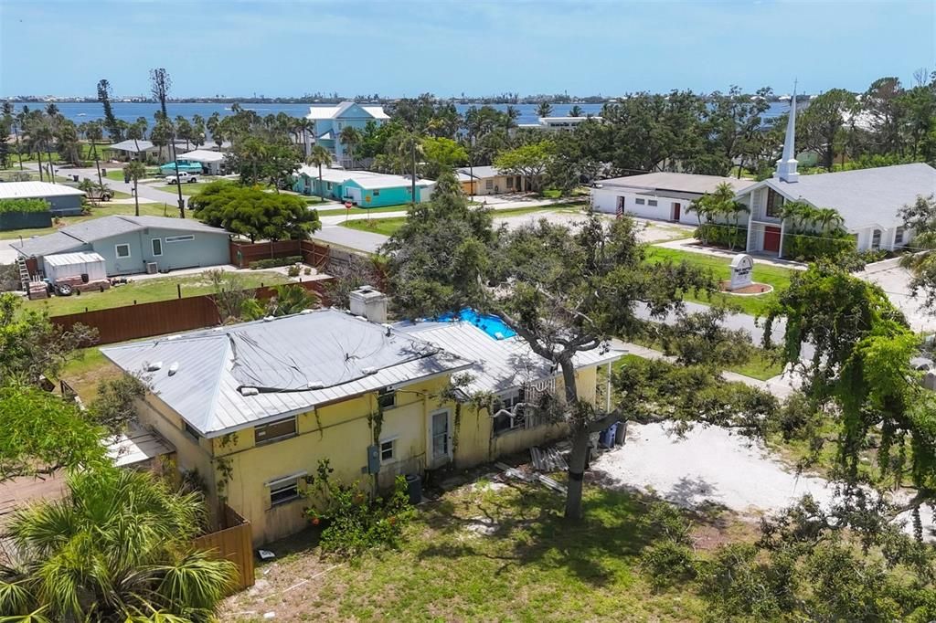 Active With Contract: $200,000 (3 beds, 2 baths, 2002 Square Feet)