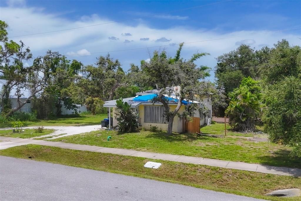 Active With Contract: $200,000 (3 beds, 2 baths, 2002 Square Feet)