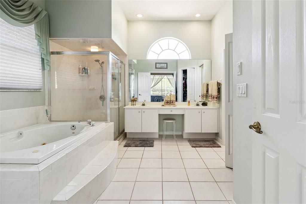 Activo con contrato: $469,999 (3 camas, 3 baños, 2144 Pies cuadrados)