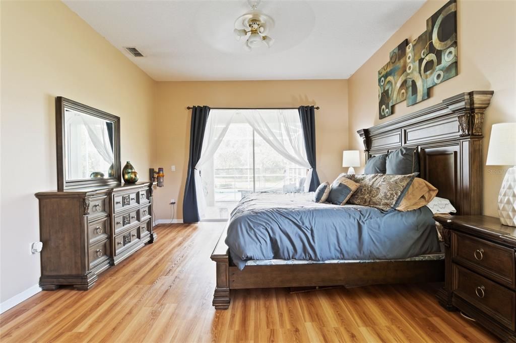 Activo con contrato: $469,999 (3 camas, 3 baños, 2144 Pies cuadrados)