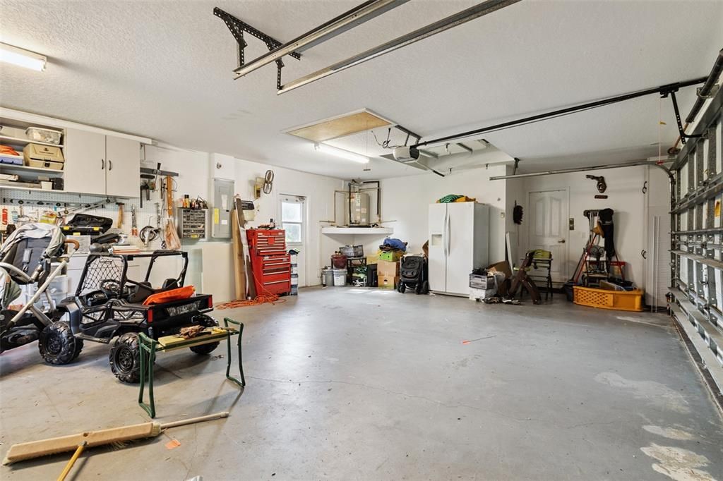 Activo con contrato: $469,999 (3 camas, 3 baños, 2144 Pies cuadrados)