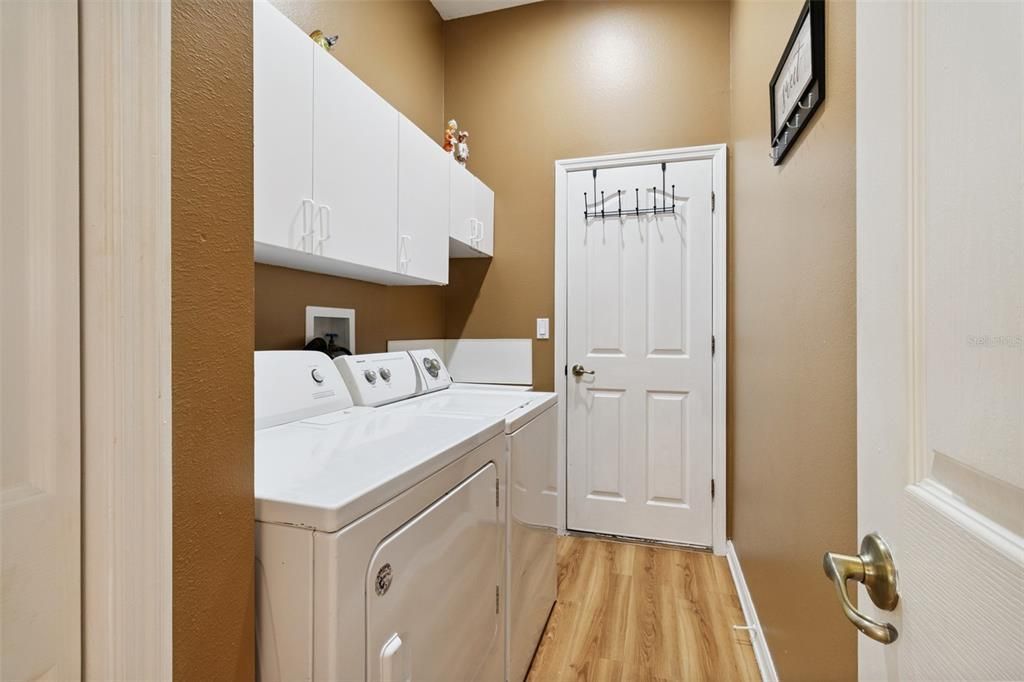 Activo con contrato: $469,999 (3 camas, 3 baños, 2144 Pies cuadrados)