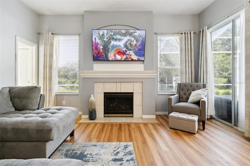 Activo con contrato: $469,999 (3 camas, 3 baños, 2144 Pies cuadrados)