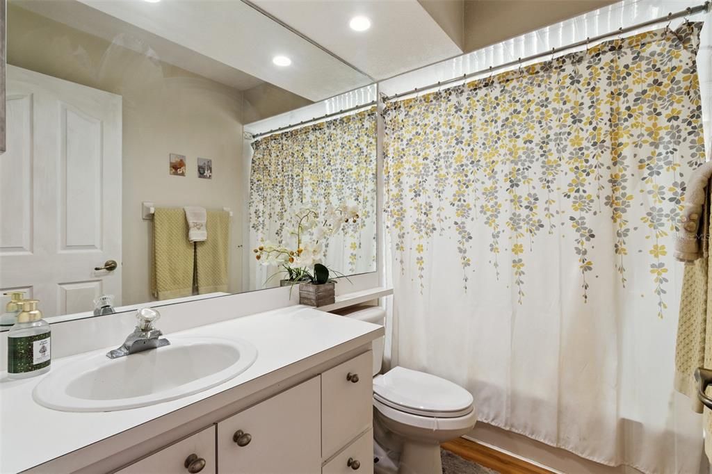 Activo con contrato: $469,999 (3 camas, 3 baños, 2144 Pies cuadrados)