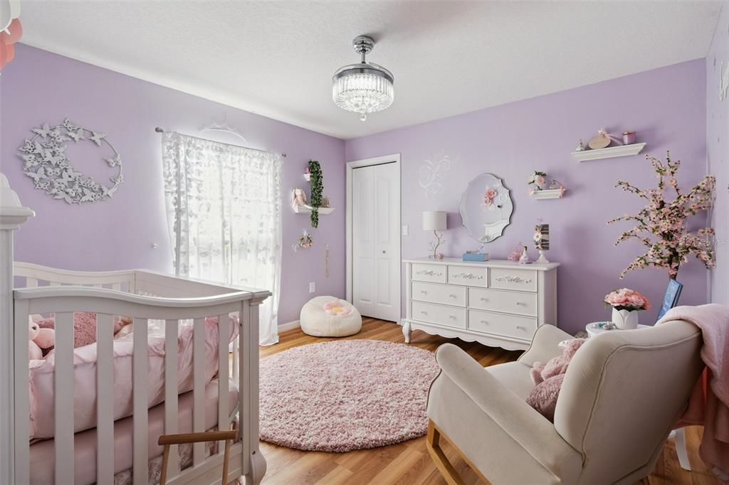 Activo con contrato: $469,999 (3 camas, 3 baños, 2144 Pies cuadrados)