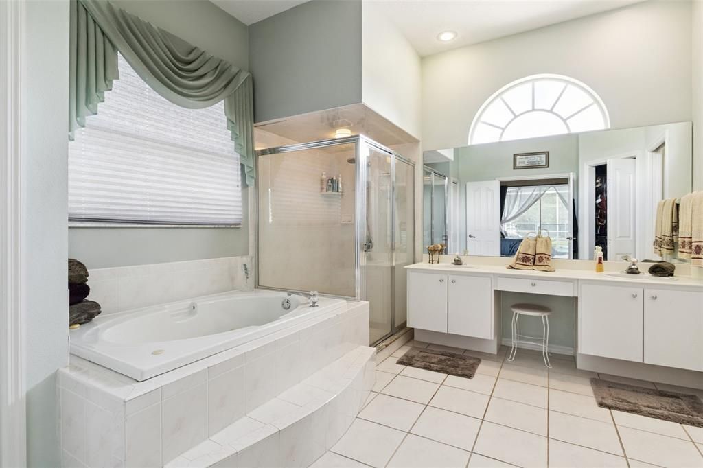 Activo con contrato: $469,999 (3 camas, 3 baños, 2144 Pies cuadrados)