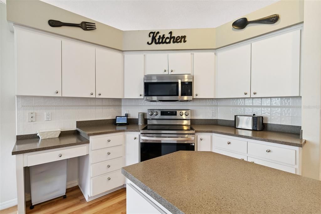 Activo con contrato: $469,999 (3 camas, 3 baños, 2144 Pies cuadrados)