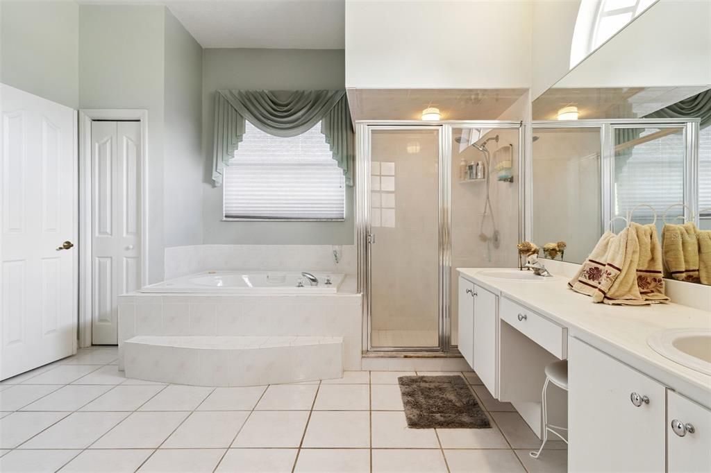 Activo con contrato: $469,999 (3 camas, 3 baños, 2144 Pies cuadrados)