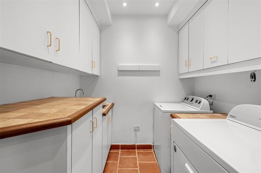 For Sale: $1,570,000 (3 beds, 3 baths, 0 Square Feet)