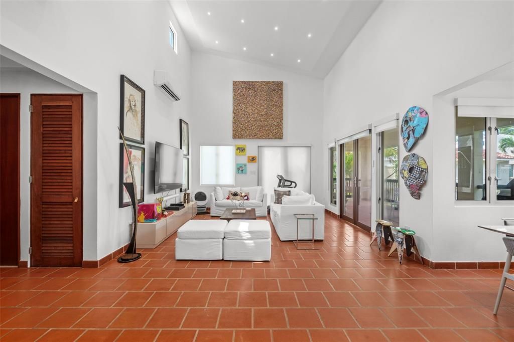 For Sale: $1,570,000 (3 beds, 3 baths, 0 Square Feet)