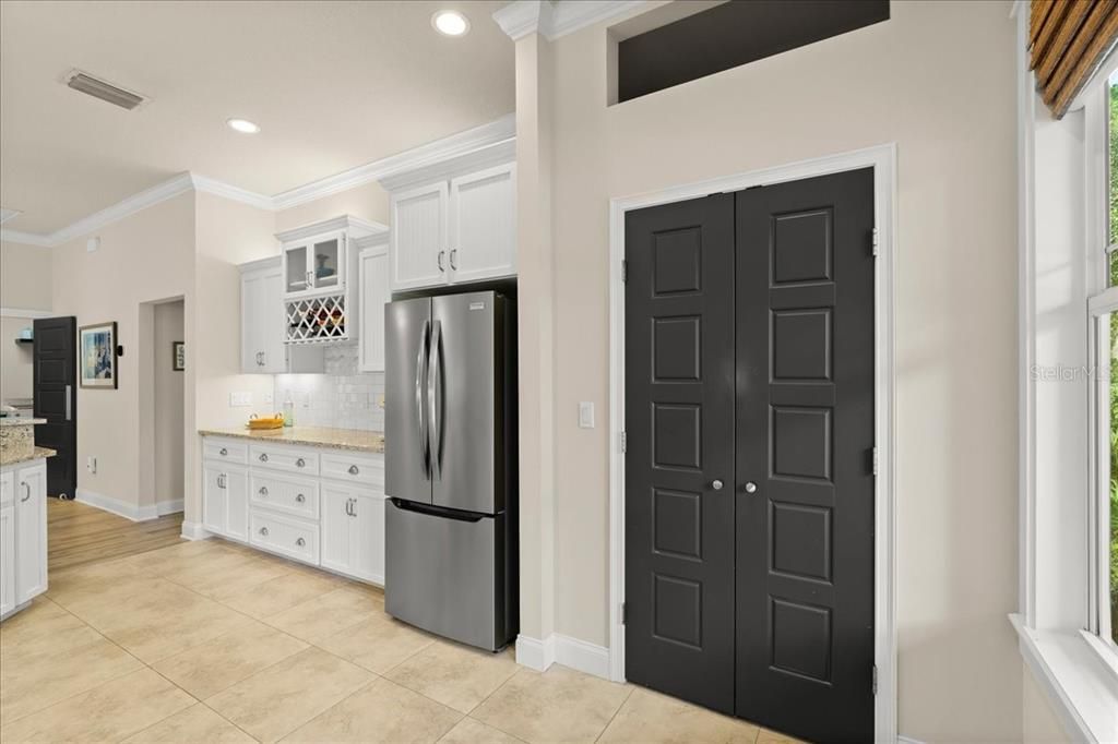 На продажу: $674,900 (3 спален, 2 ванн, 1816 Квадратных фут)