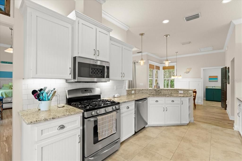 На продажу: $674,900 (3 спален, 2 ванн, 1816 Квадратных фут)