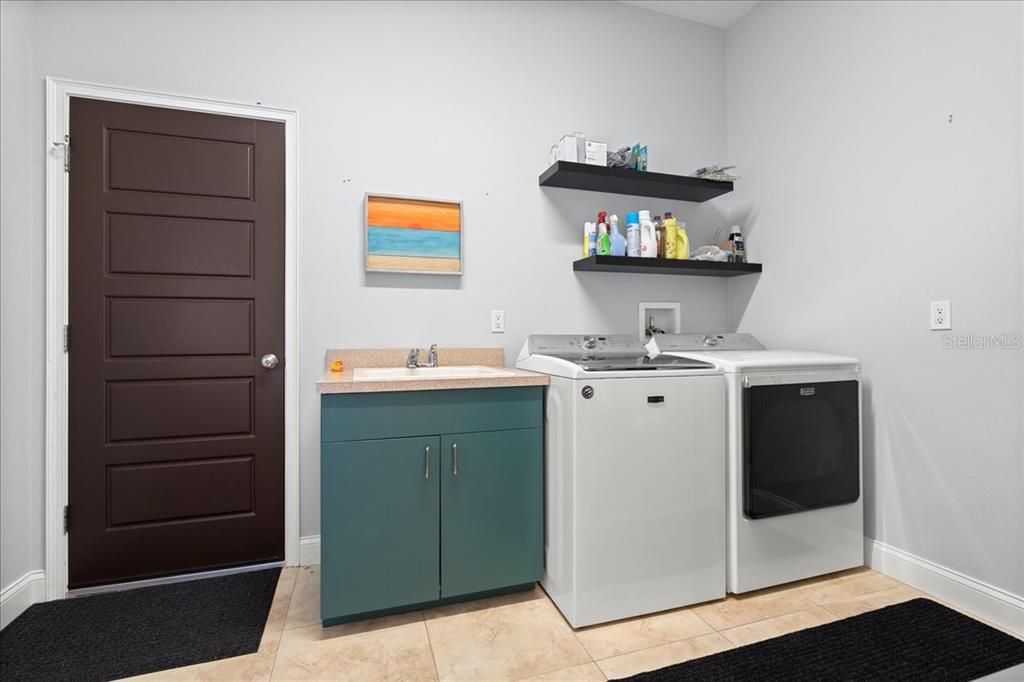 На продажу: $674,900 (3 спален, 2 ванн, 1816 Квадратных фут)