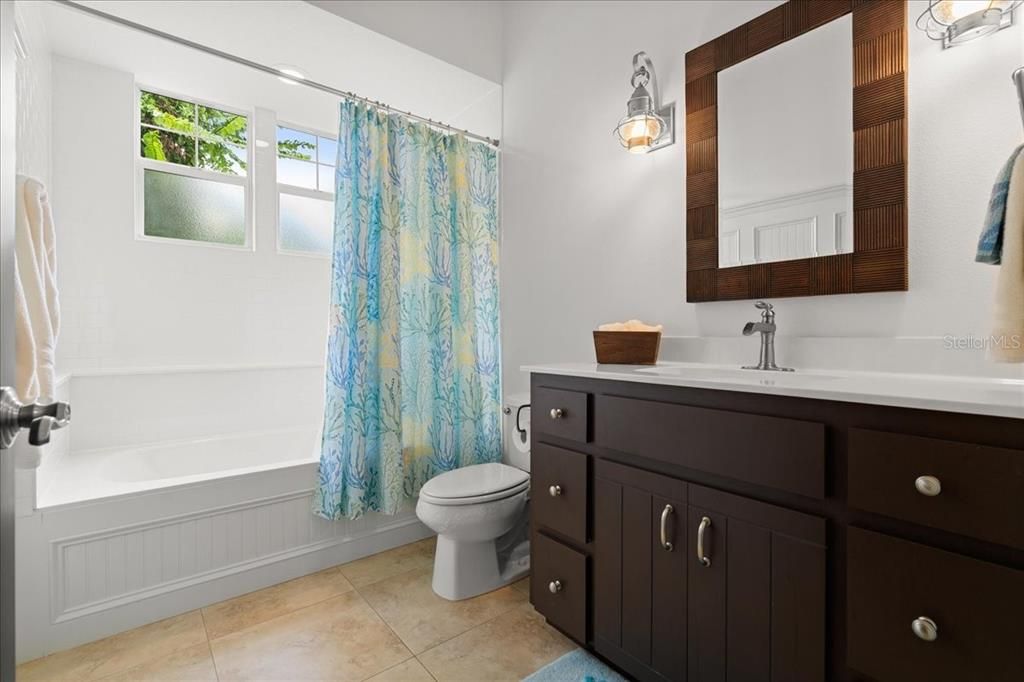 На продажу: $674,900 (3 спален, 2 ванн, 1816 Квадратных фут)