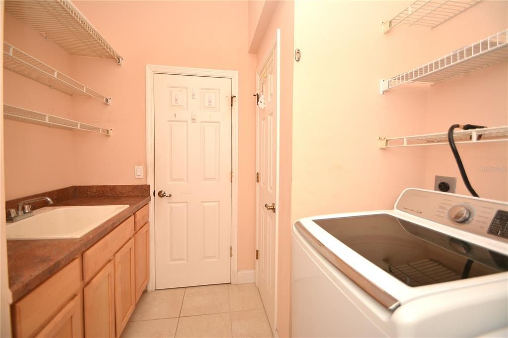 Active With Contract: $399,900 (4 beds, 2 baths, 2884 Square Feet)