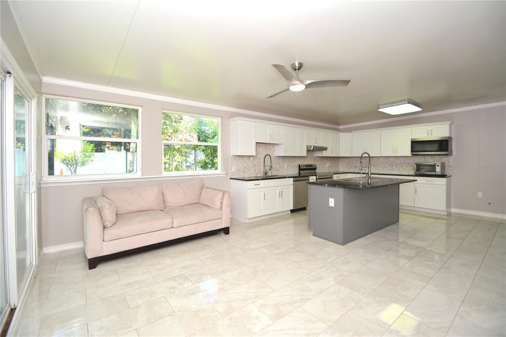 Active With Contract: $399,900 (4 beds, 2 baths, 2884 Square Feet)