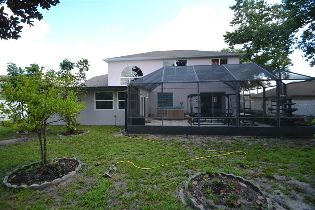 Active With Contract: $399,900 (4 beds, 2 baths, 2884 Square Feet)