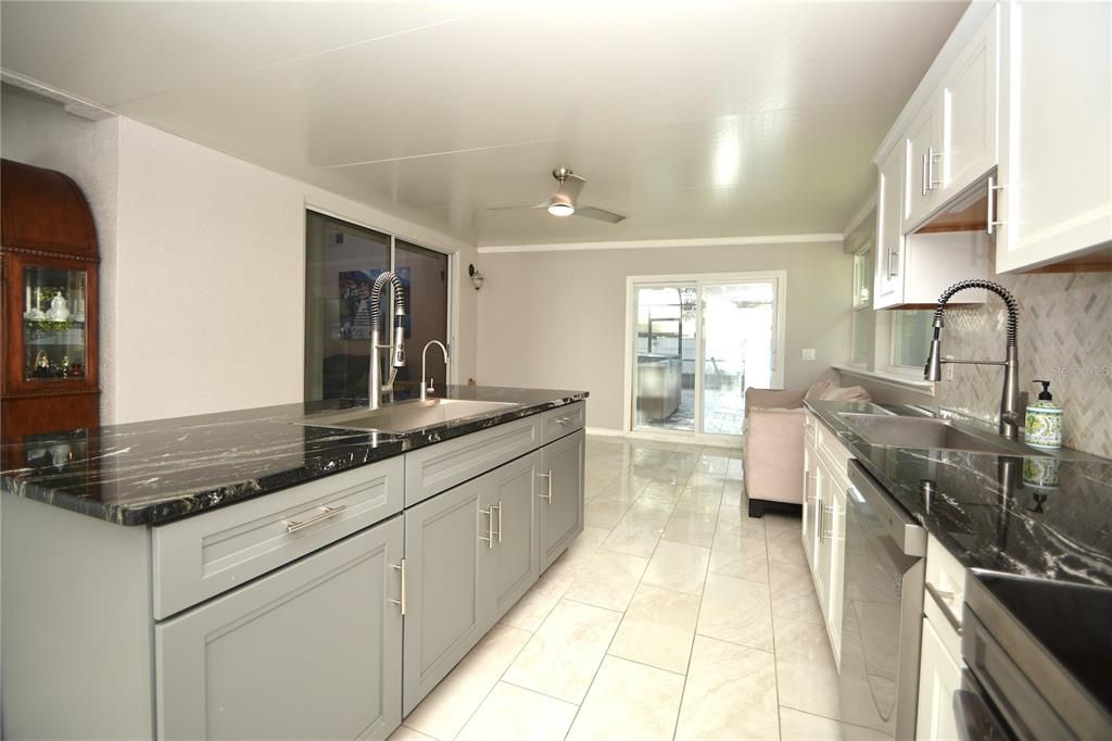 Active With Contract: $399,900 (4 beds, 2 baths, 2884 Square Feet)