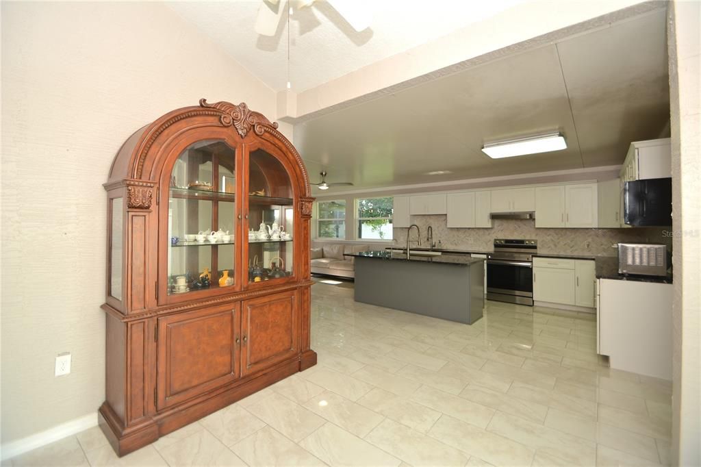 Active With Contract: $399,900 (4 beds, 2 baths, 2884 Square Feet)