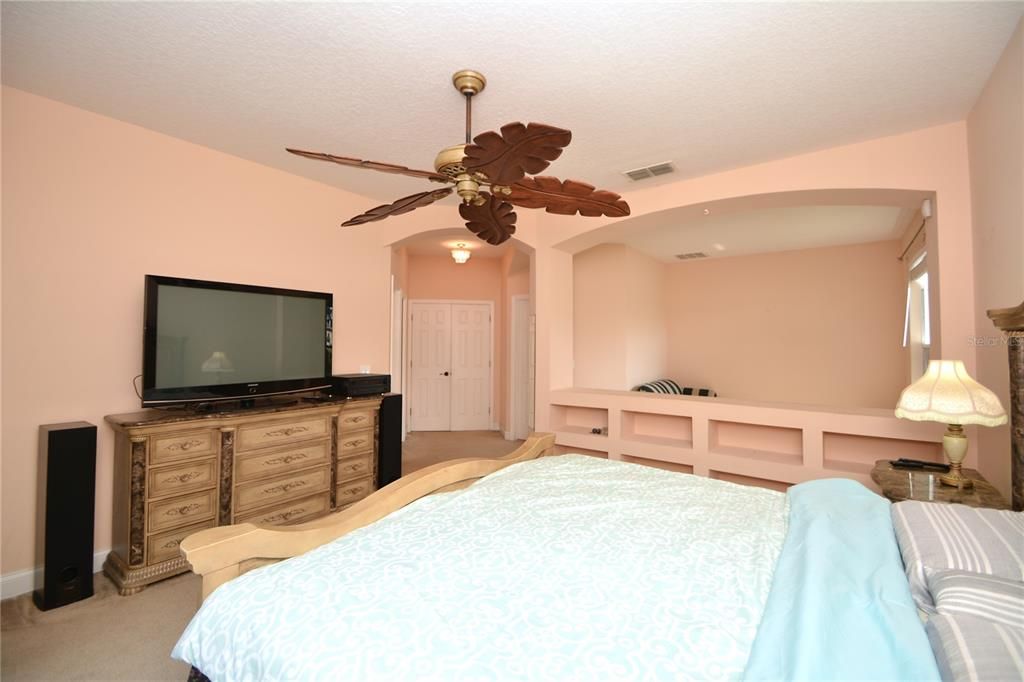 Active With Contract: $399,900 (4 beds, 2 baths, 2884 Square Feet)