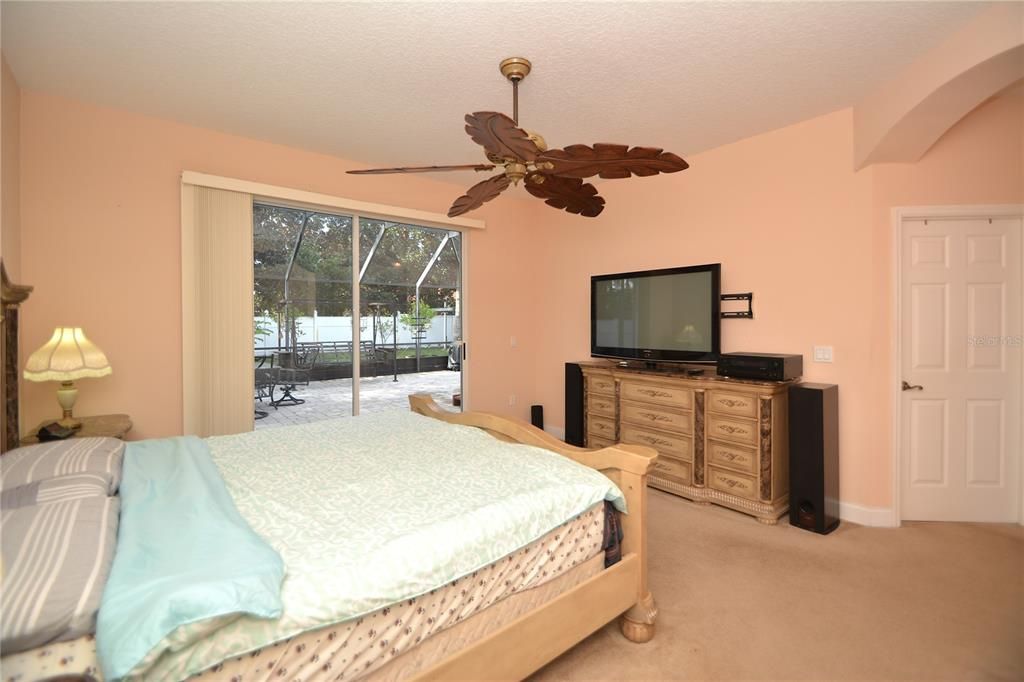 Active With Contract: $399,900 (4 beds, 2 baths, 2884 Square Feet)