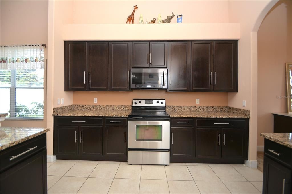 Active With Contract: $399,900 (4 beds, 2 baths, 2884 Square Feet)