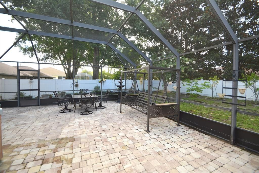 Active With Contract: $399,900 (4 beds, 2 baths, 2884 Square Feet)