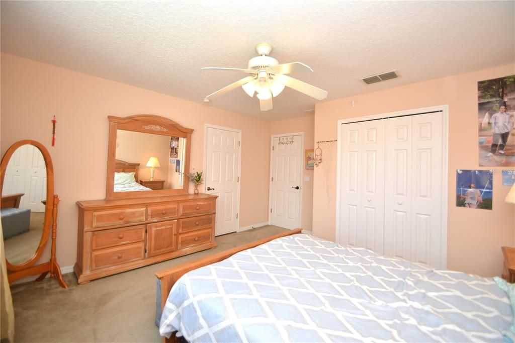 Active With Contract: $399,900 (4 beds, 2 baths, 2884 Square Feet)