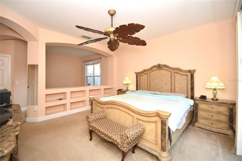 Active With Contract: $399,900 (4 beds, 2 baths, 2884 Square Feet)