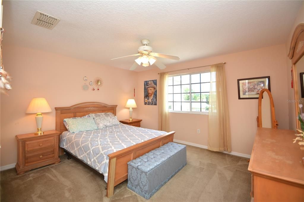 Active With Contract: $399,900 (4 beds, 2 baths, 2884 Square Feet)