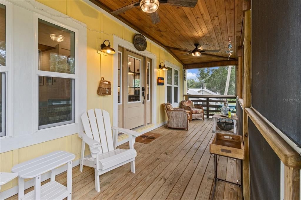 Active With Contract: $565,000 (2 beds, 2 baths, 972 Square Feet)