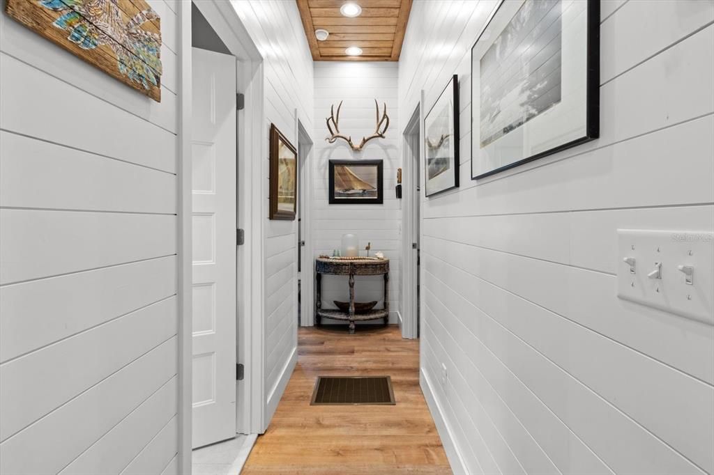 Active With Contract: $565,000 (2 beds, 2 baths, 972 Square Feet)