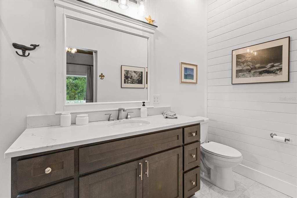 Active With Contract: $565,000 (2 beds, 2 baths, 972 Square Feet)