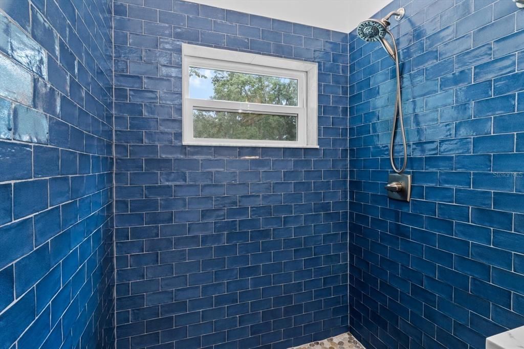 Active With Contract: $565,000 (2 beds, 2 baths, 972 Square Feet)