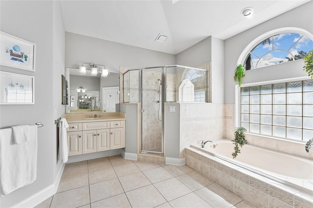 En Venta: $565,000 (3 camas, 2 baños, 2370 Pies cuadrados)