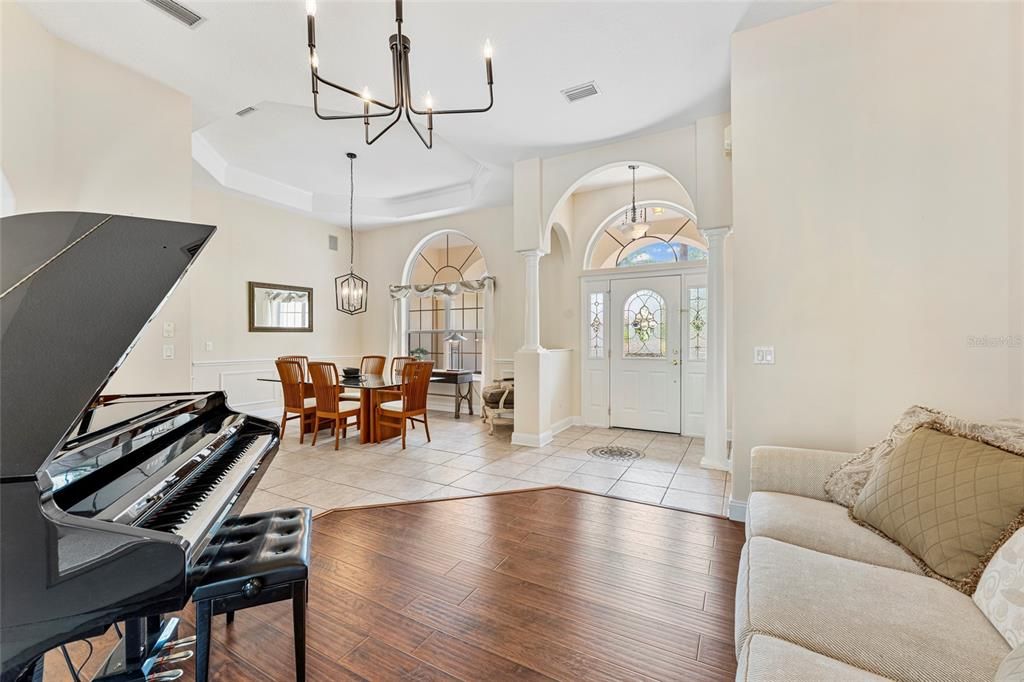 En Venta: $565,000 (3 camas, 2 baños, 2370 Pies cuadrados)