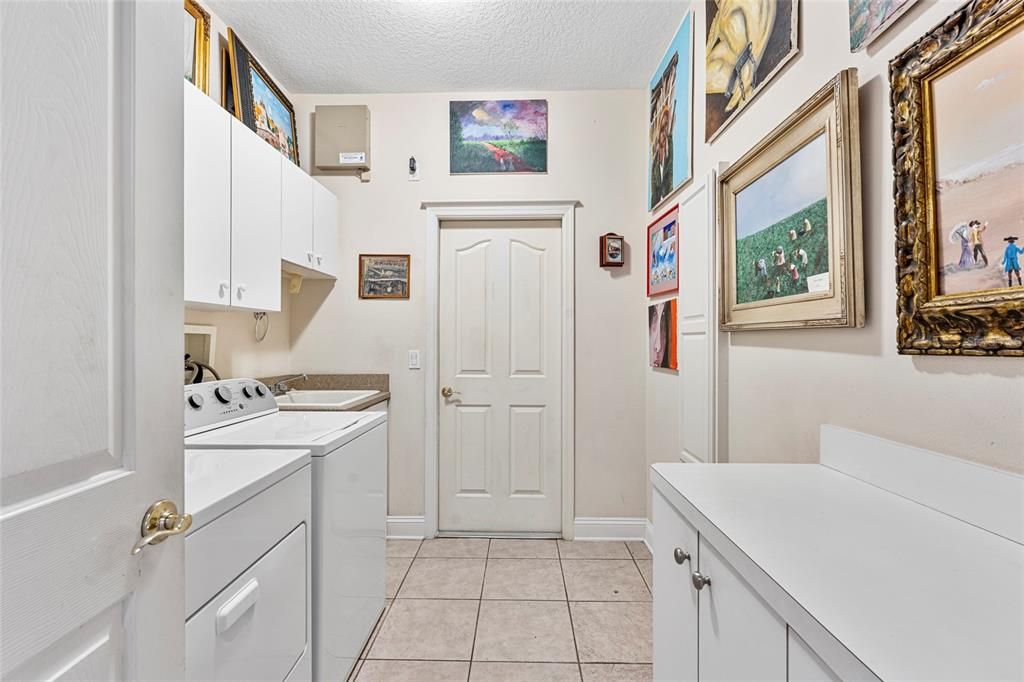 En Venta: $565,000 (3 camas, 2 baños, 2370 Pies cuadrados)