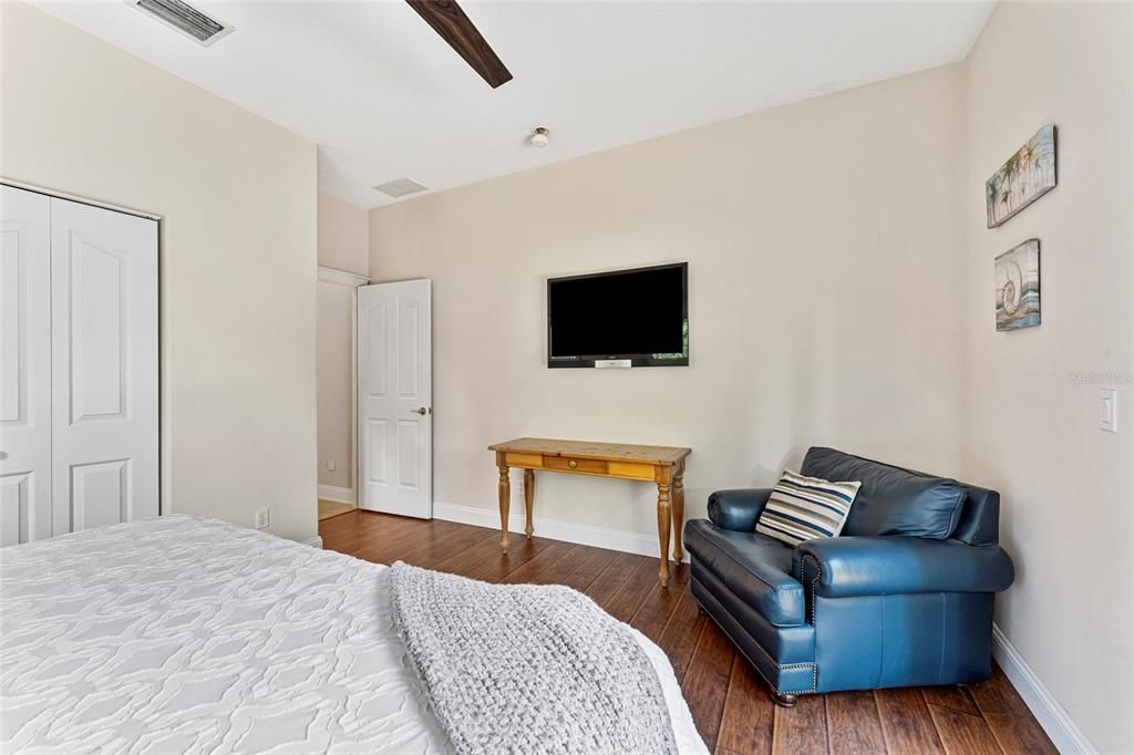 En Venta: $565,000 (3 camas, 2 baños, 2370 Pies cuadrados)