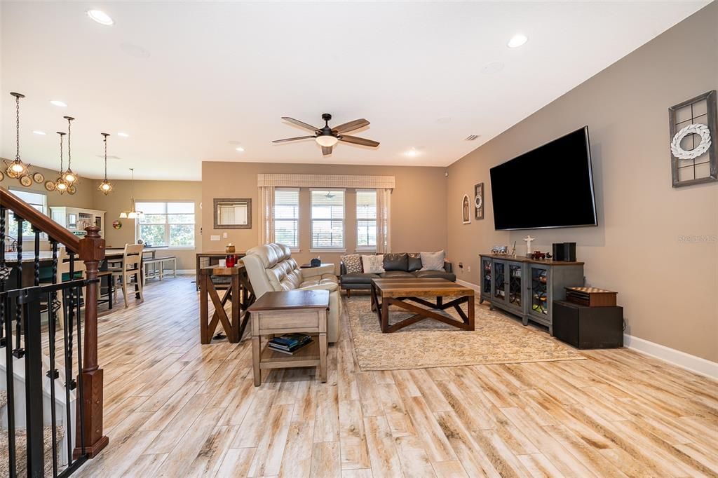 待售: $790,000 (4 贝兹, 3 浴室, 3681 平方英尺)