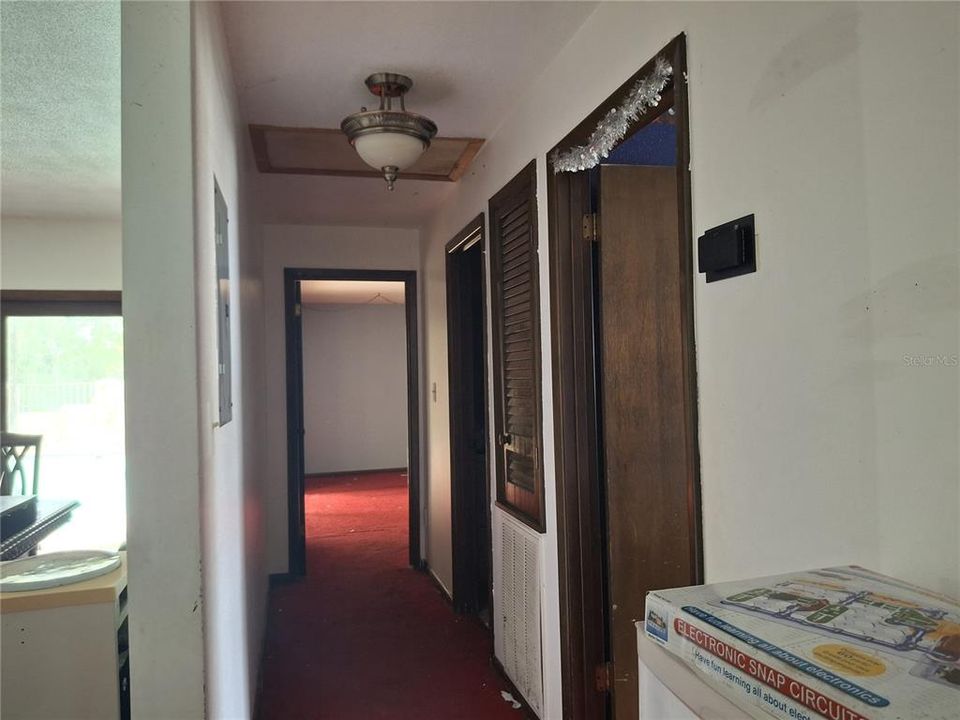 For Sale: $285,000 (5 beds, 3 baths, 2822 Square Feet)