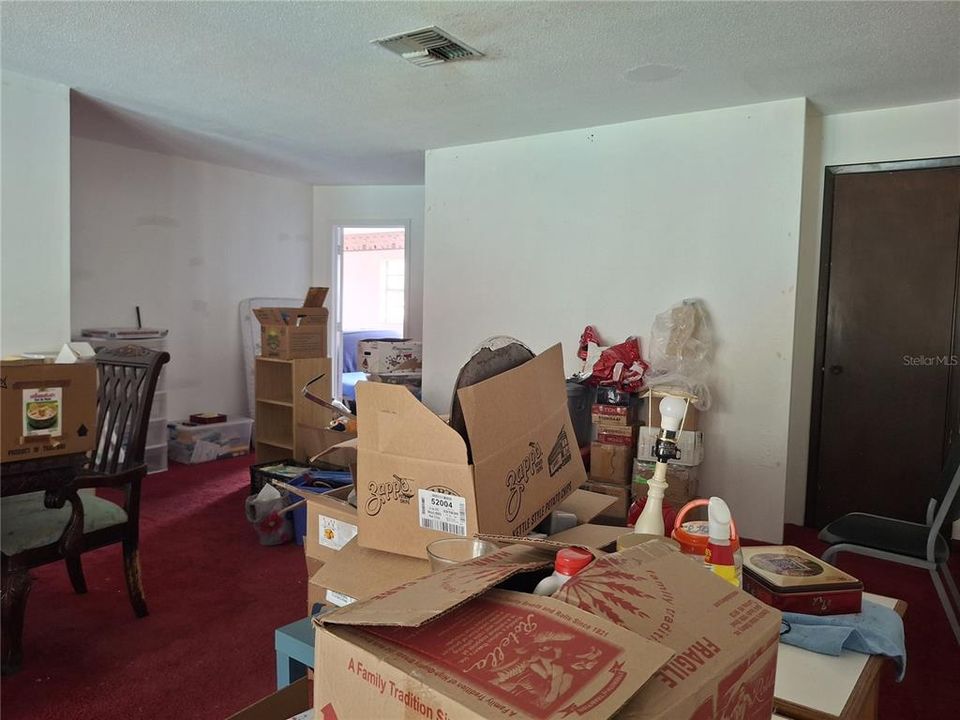 For Sale: $285,000 (5 beds, 3 baths, 2822 Square Feet)