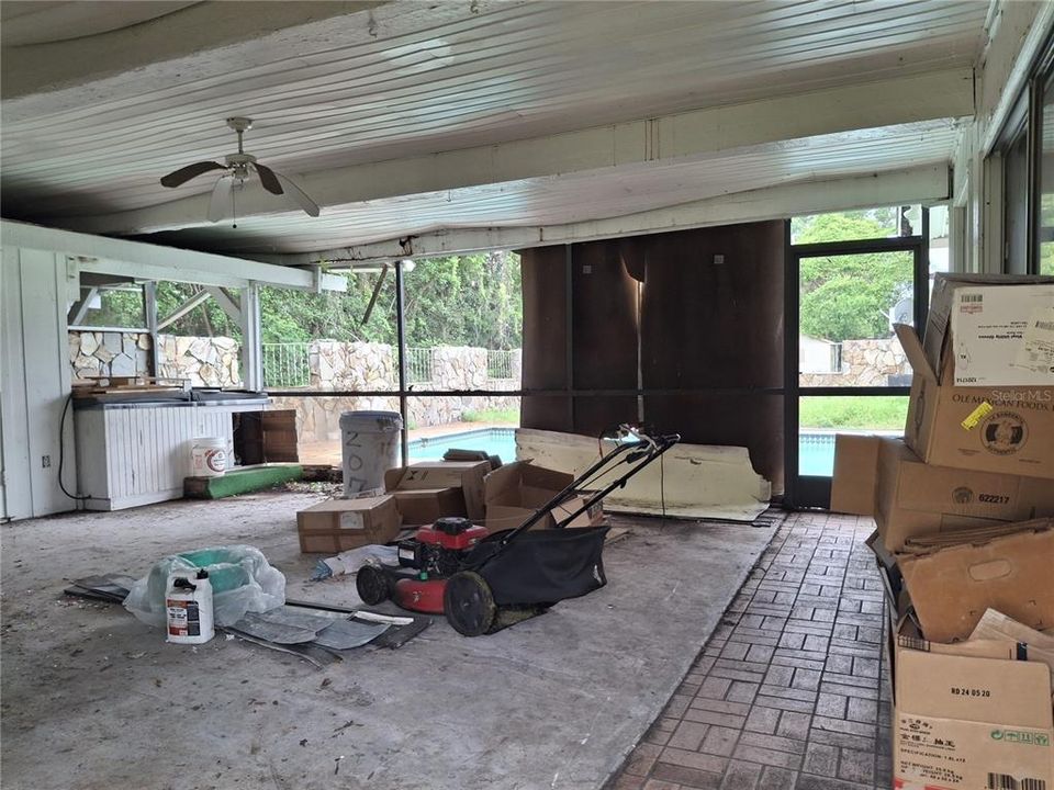 For Sale: $285,000 (5 beds, 3 baths, 2822 Square Feet)