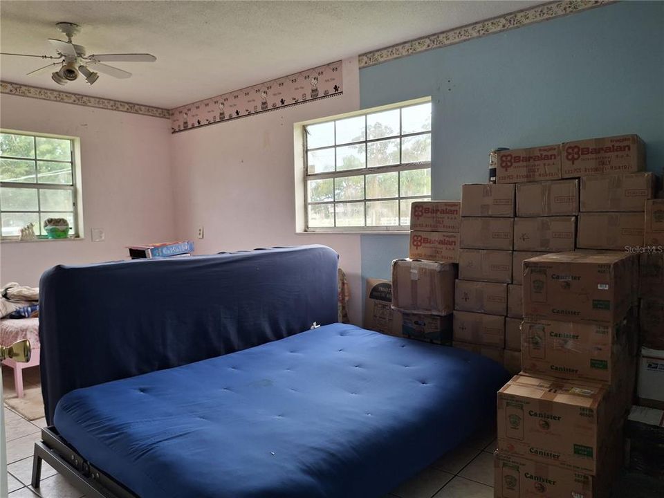 For Sale: $285,000 (5 beds, 3 baths, 2822 Square Feet)