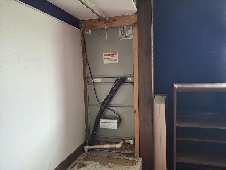 For Sale: $285,000 (5 beds, 3 baths, 2822 Square Feet)