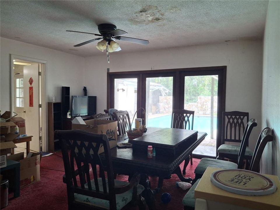 For Sale: $285,000 (5 beds, 3 baths, 2822 Square Feet)