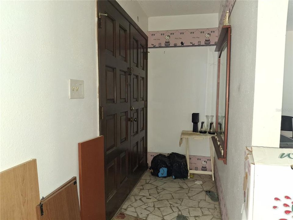 For Sale: $285,000 (5 beds, 3 baths, 2822 Square Feet)