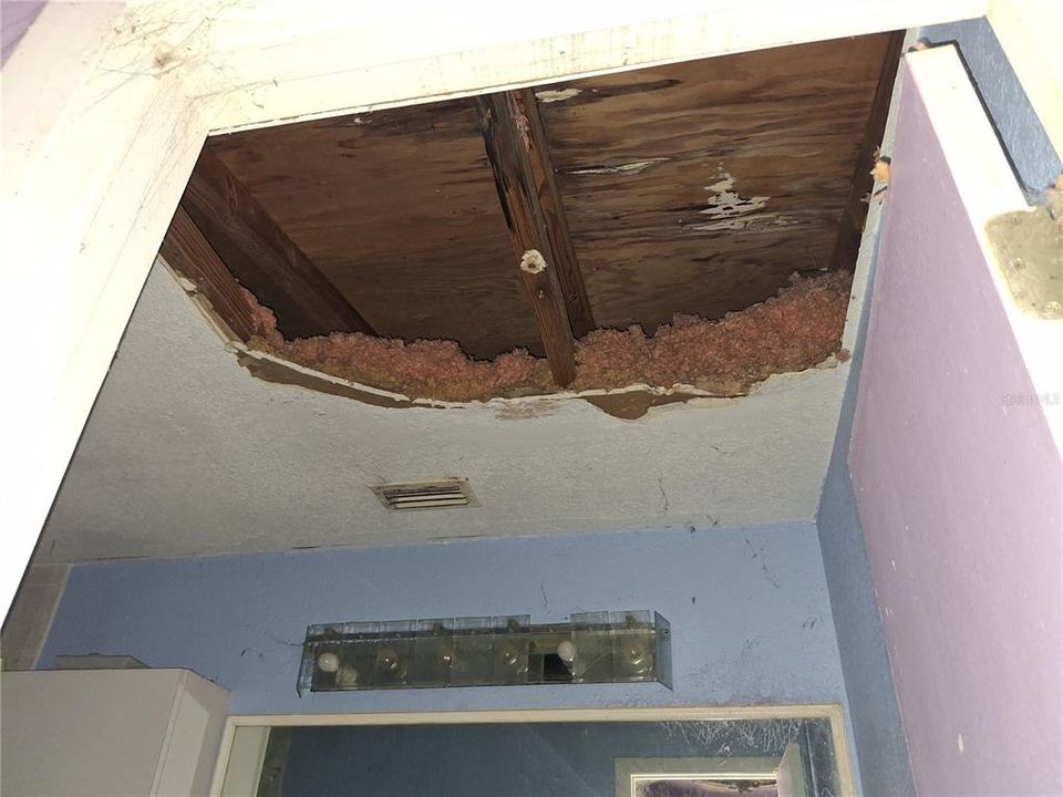 For Sale: $285,000 (5 beds, 3 baths, 2822 Square Feet)