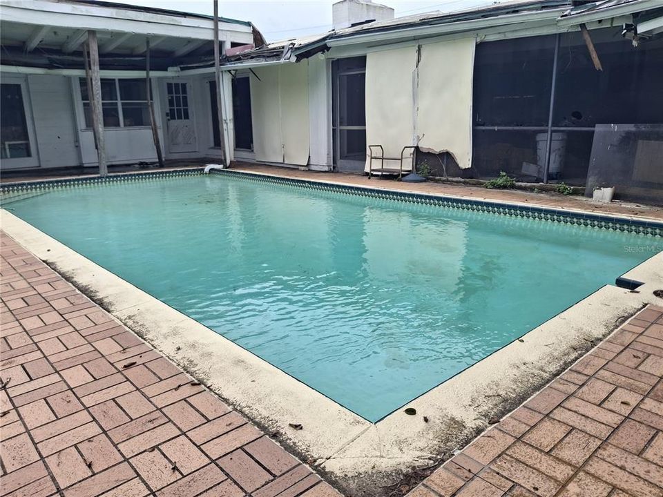 For Sale: $285,000 (5 beds, 3 baths, 2822 Square Feet)