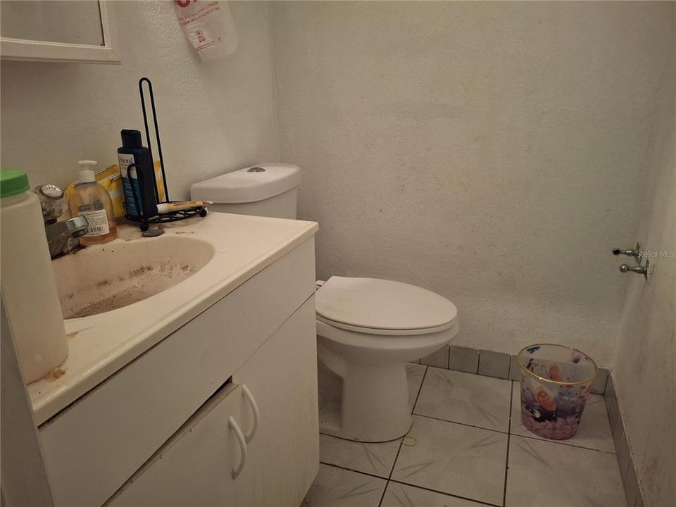 For Sale: $285,000 (5 beds, 3 baths, 2822 Square Feet)