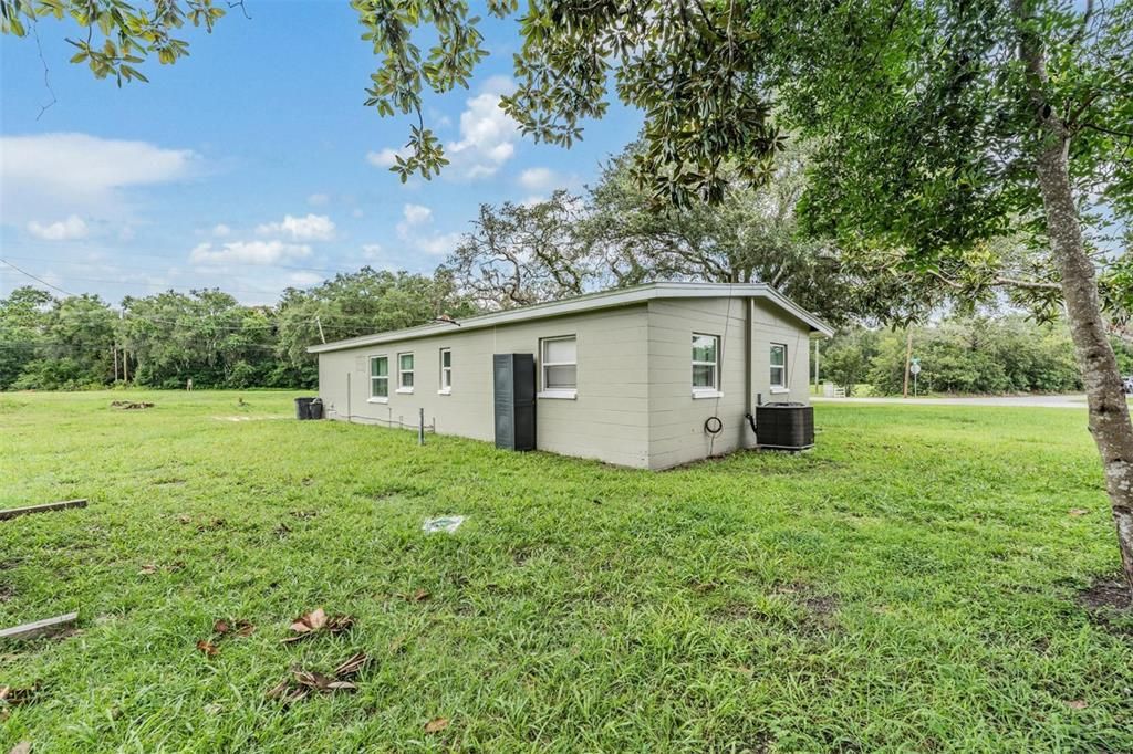 Под контрактом: $199,995 (2 спален, 1 ванн, 936 Квадратных фут)